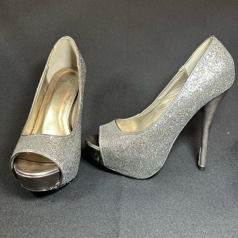 Elegant Silver Glitter Peep-Toe Platform Pumps New Years Holiday Wedding
